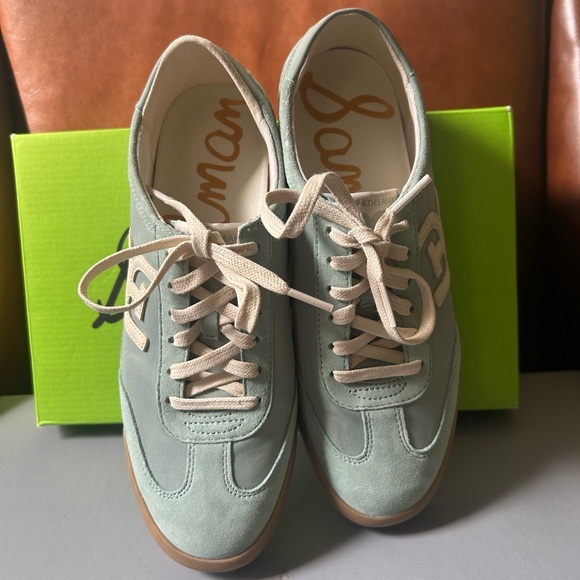 Sam Edelman
Women's Ivey Low Top Sneakers - Picture 2 of 10